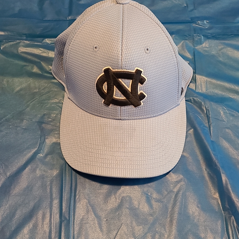 Light blue North Carolina tar heels fitted hat